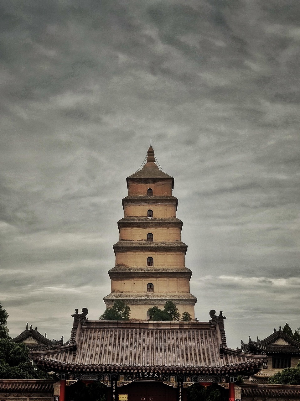 华清池畔 · By the Huaqing Pool