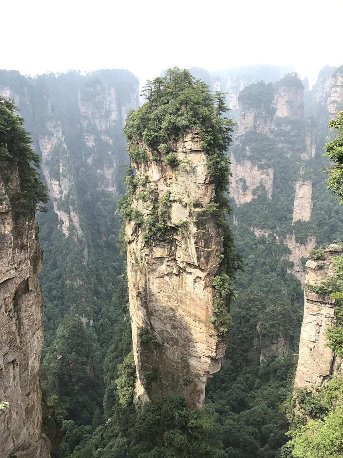 乾坤柱 · Hallelujah Mountain