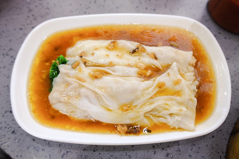 石磨肠粉 · Stone-ground Rice Rolls