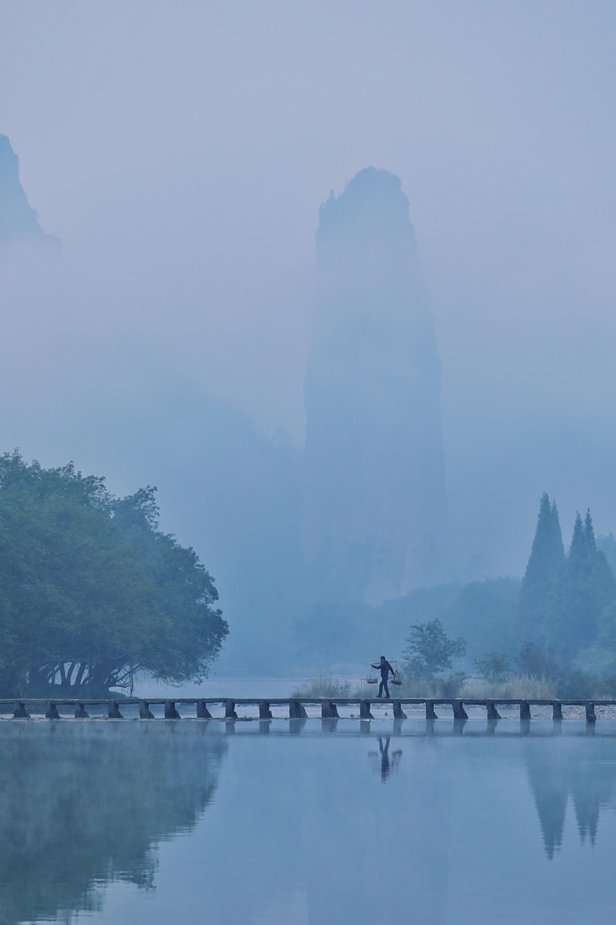 洱海晨雾